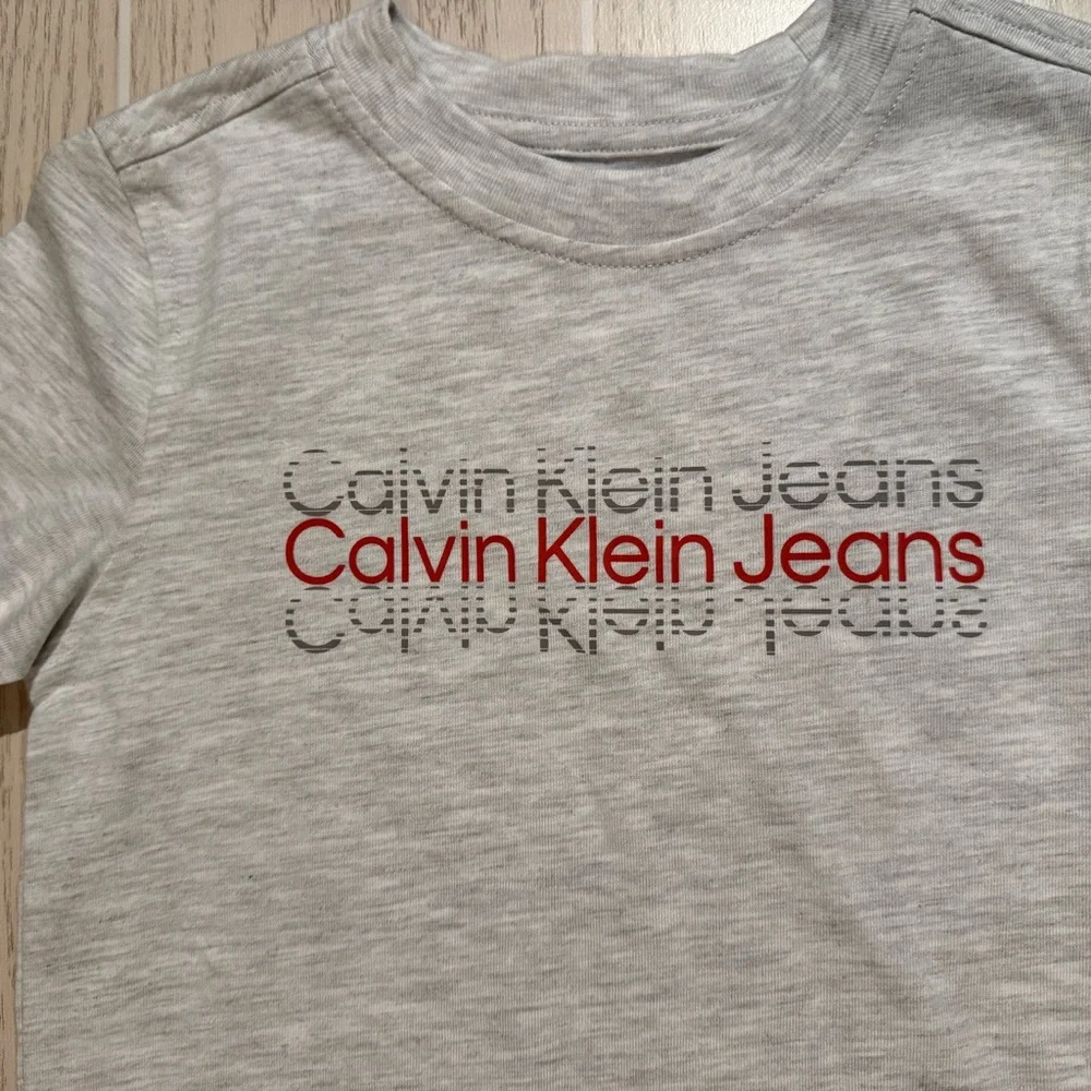 Calvin Klein‎ Jeans Boys 3-Piece Outfit Set Size 5 Polo Tee Shorts NWOT